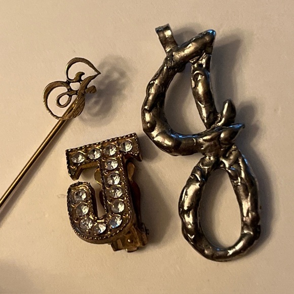 Vintage Signed Sterling Carved Monogram Letter J Lapel Hat Tie Pin + J Pendant - Picture 1 of 16